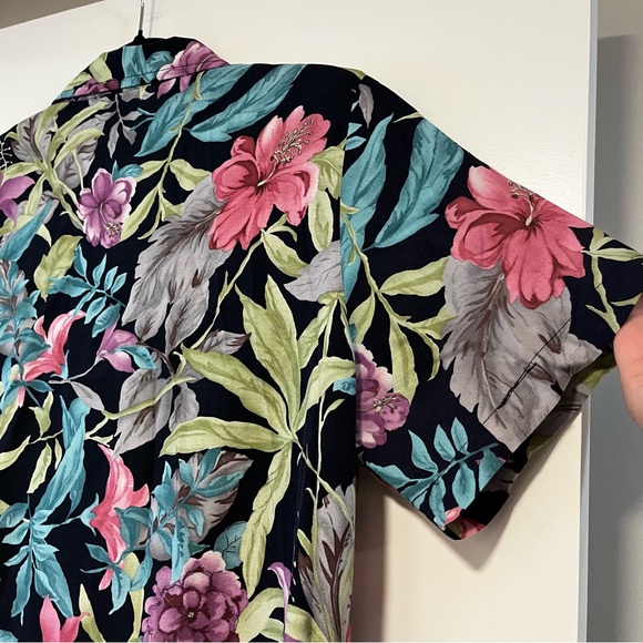 Miller’s | Vintage Hawaiian Button Up Tee - Picture 9 of 14